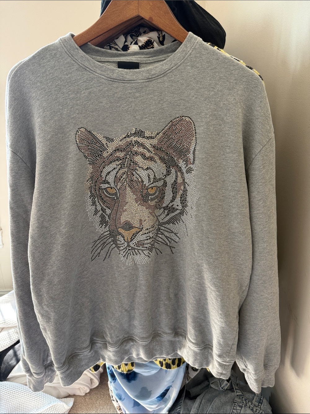 Grey Tiger Embellished Men's Sweatshirt